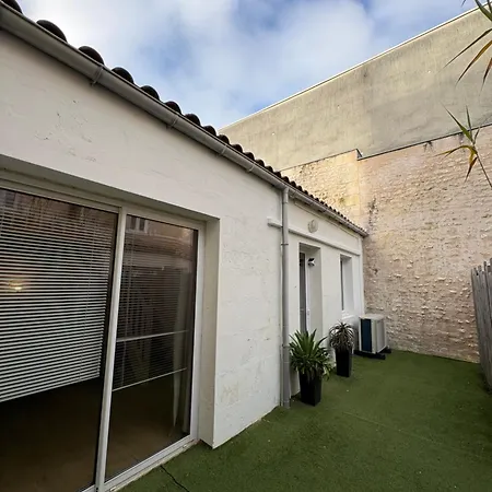 Nyaraló Maison Au Calme , Centre De