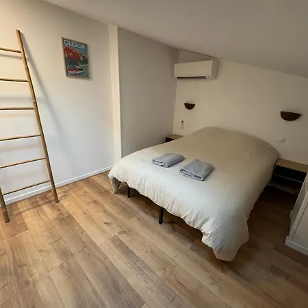 Maison Au Calme , Centre De Rochefort (Charente-Maritime)