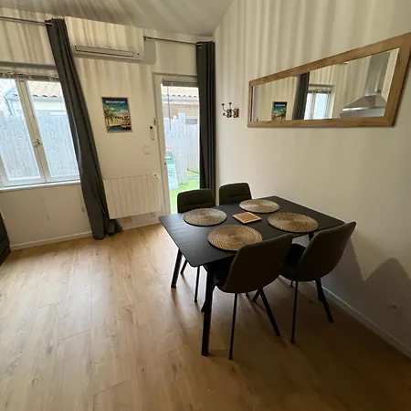 Maison Au Calme , Centre De * Rochefort